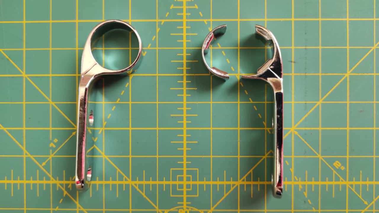 Broken hinge
